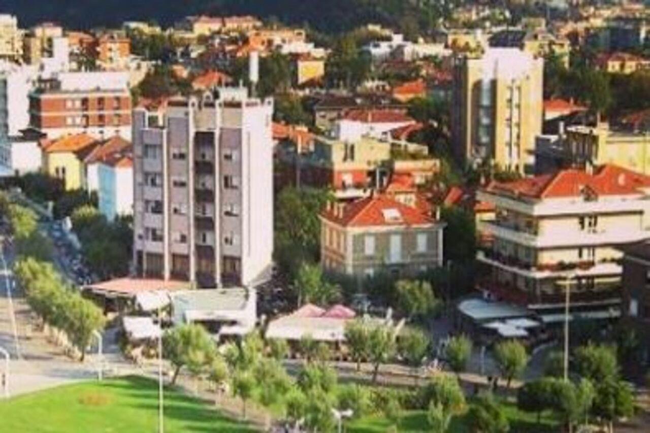 Hotel Bristol Pesaro Exterior photo