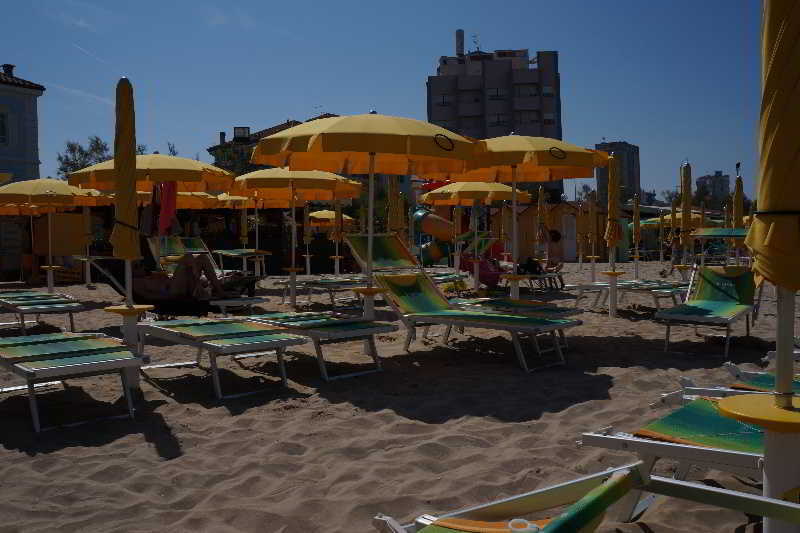 Hotel Bristol Pesaro Exterior photo