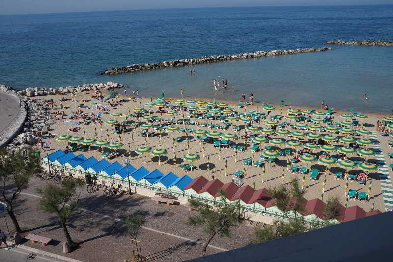 Hotel Bristol Pesaro Exterior photo